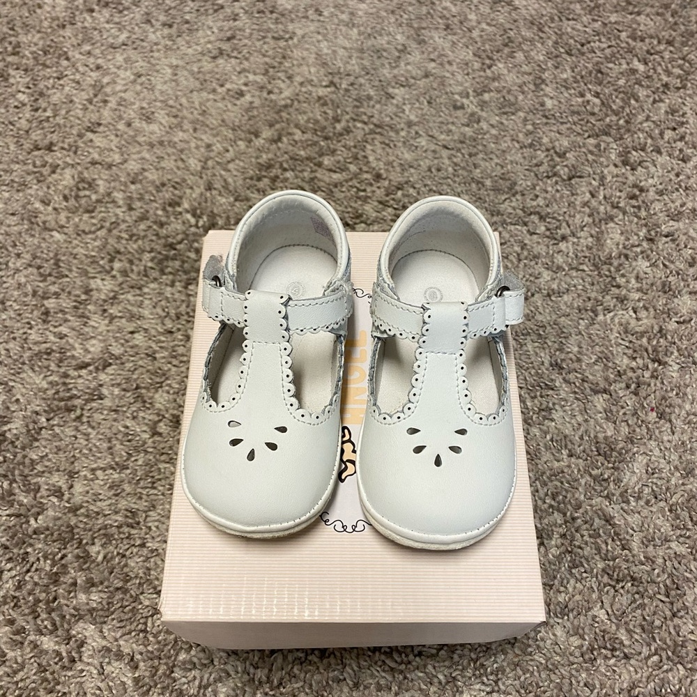 Dottie Scalloped T-Strap Mary Jane shoes